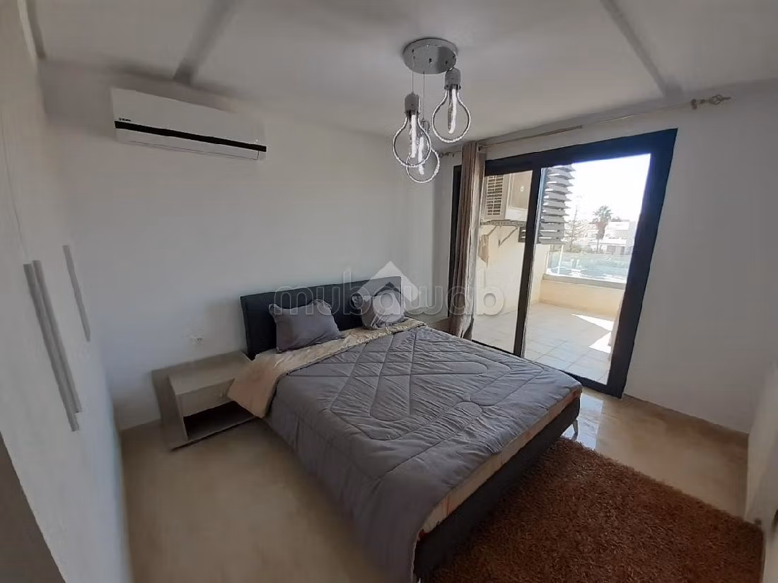 Affitto di un bellissimo appartamento. 2 camere da letto. Garage e terrazzo. 