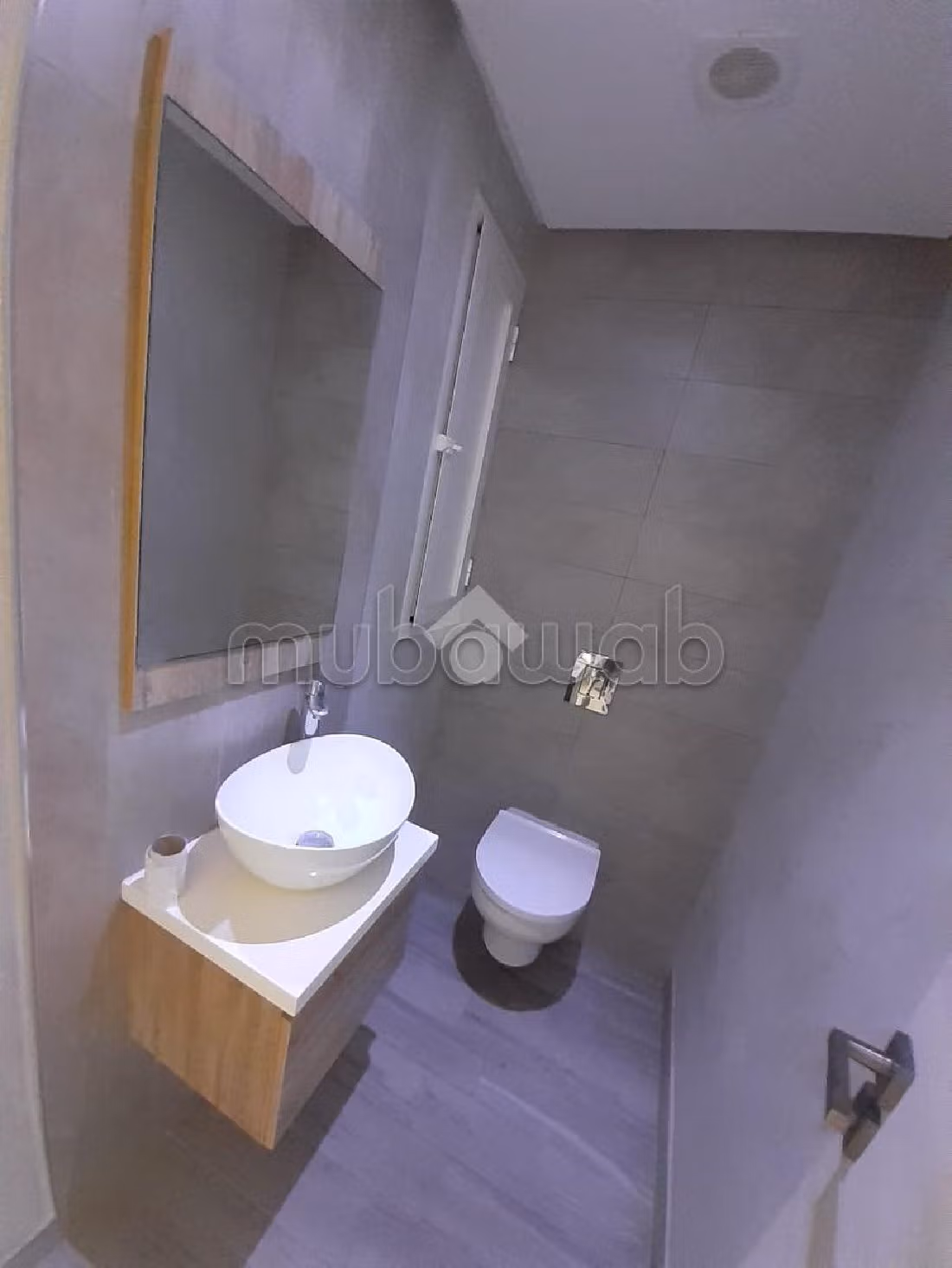 Affitto di un bellissimo appartamento. 2 camere da letto. Garage e terrazzo. 