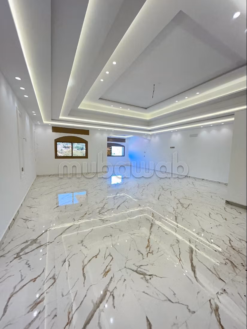 Louez votre résidence à boubana.
Surface de 450 m².
Sur trois niveau