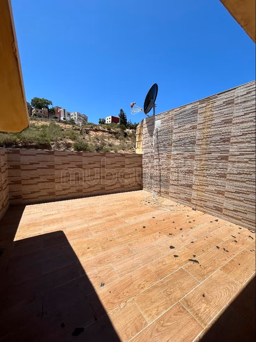 Louez votre résidence à boubana.
Surface de 450 m².
Sur trois niveau