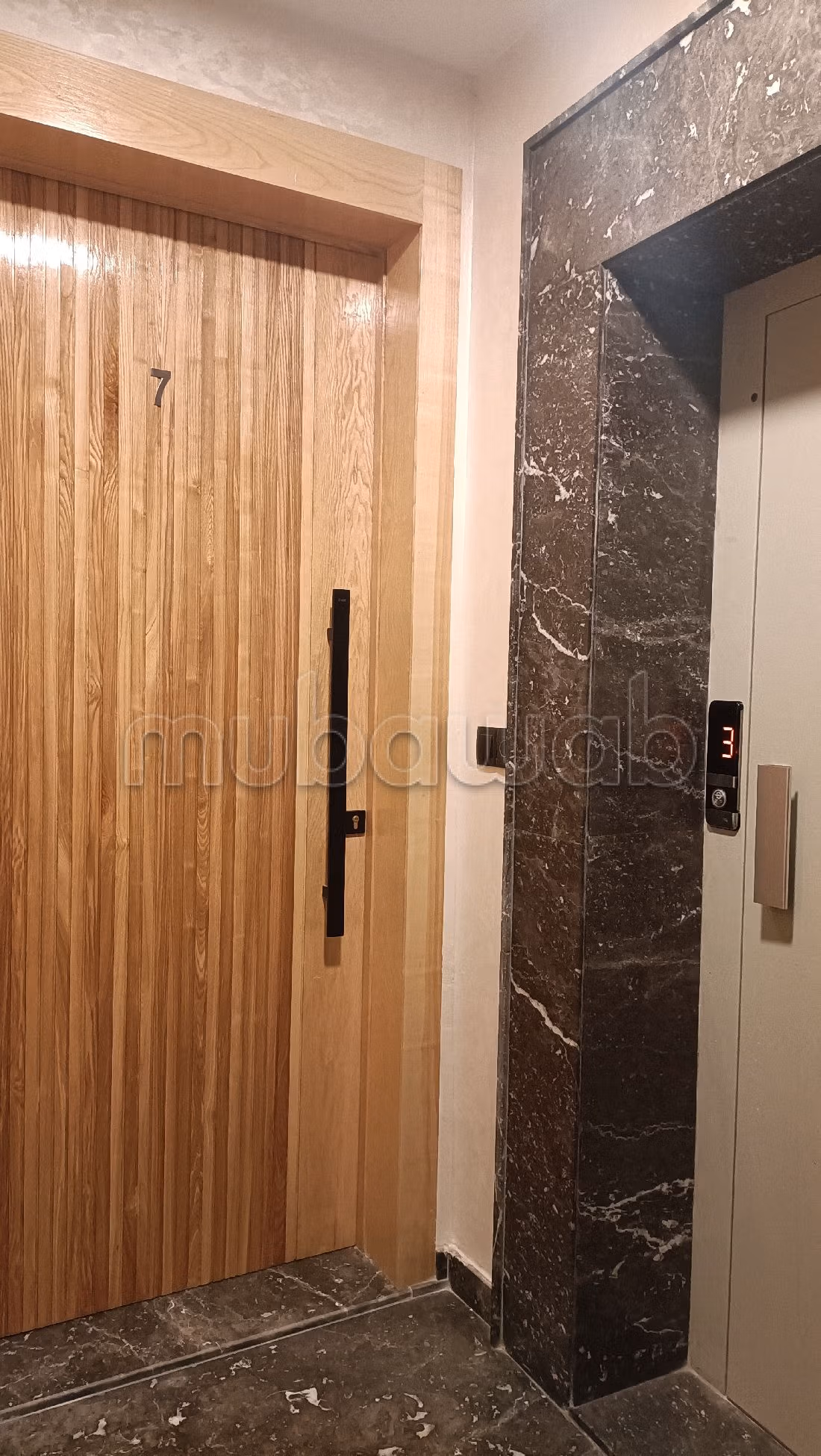 Splendido appartamento da affittare a Centre ville. 2 camere. Ascensore e terrazzo. 