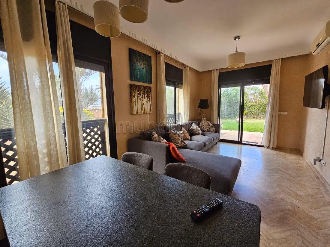 Luxury home for sale in Route de Fez. 3 lovely rooms. Caretaker available, Large swimming pool