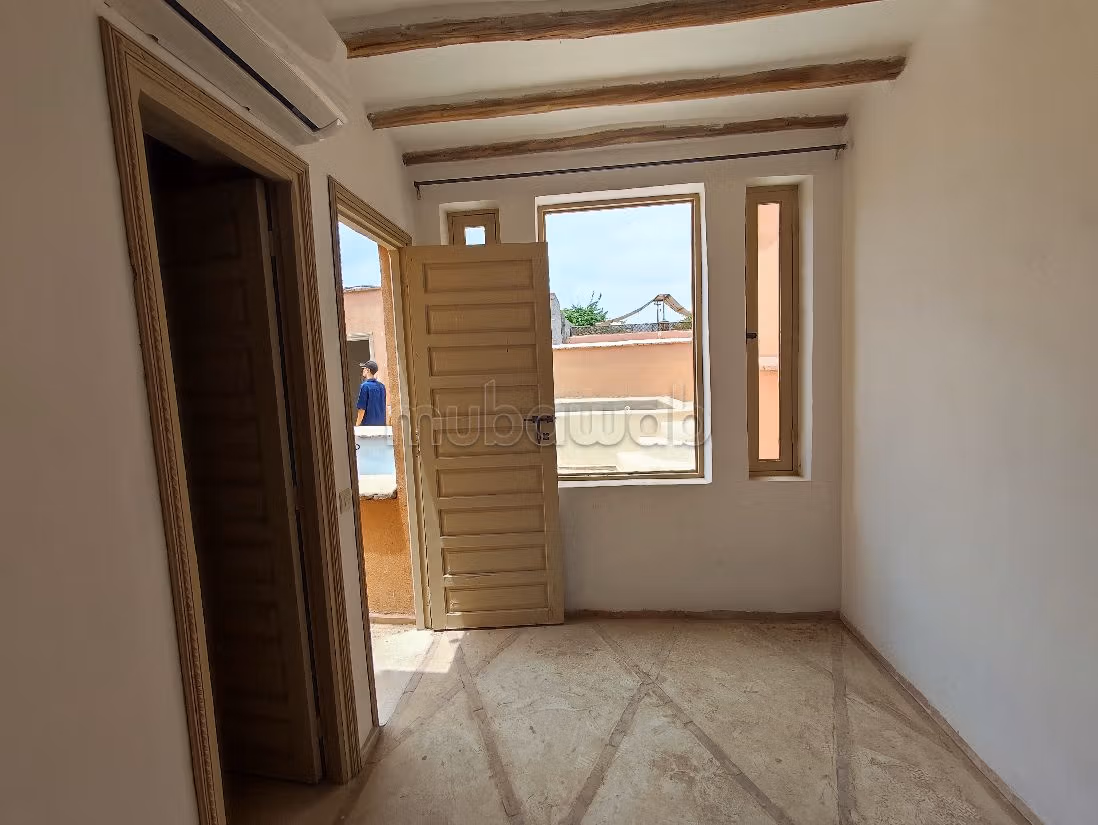 Riad for sale in Kaat Ben Nahid. 6 large rooms. Swimming pool and air conditioning