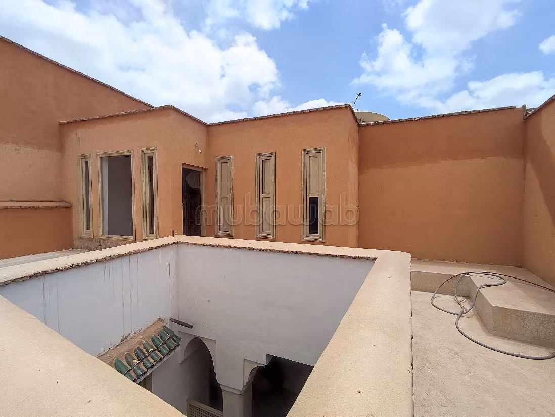 Riad for sale in Kaat Ben Nahid. 6 large rooms. Swimming pool and air conditioning
