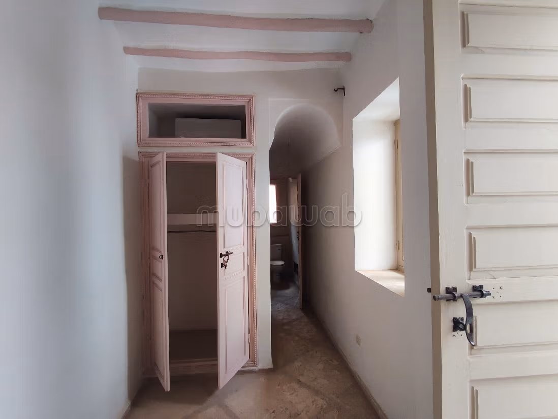 Riad for sale in Kaat Ben Nahid. 6 large rooms. Swimming pool and air conditioning