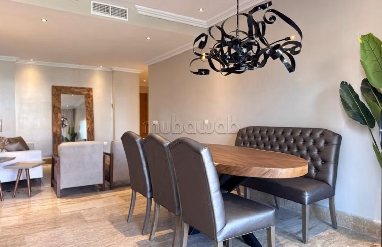 شقة للإيجار بحـي الشاطئ. مفروشة