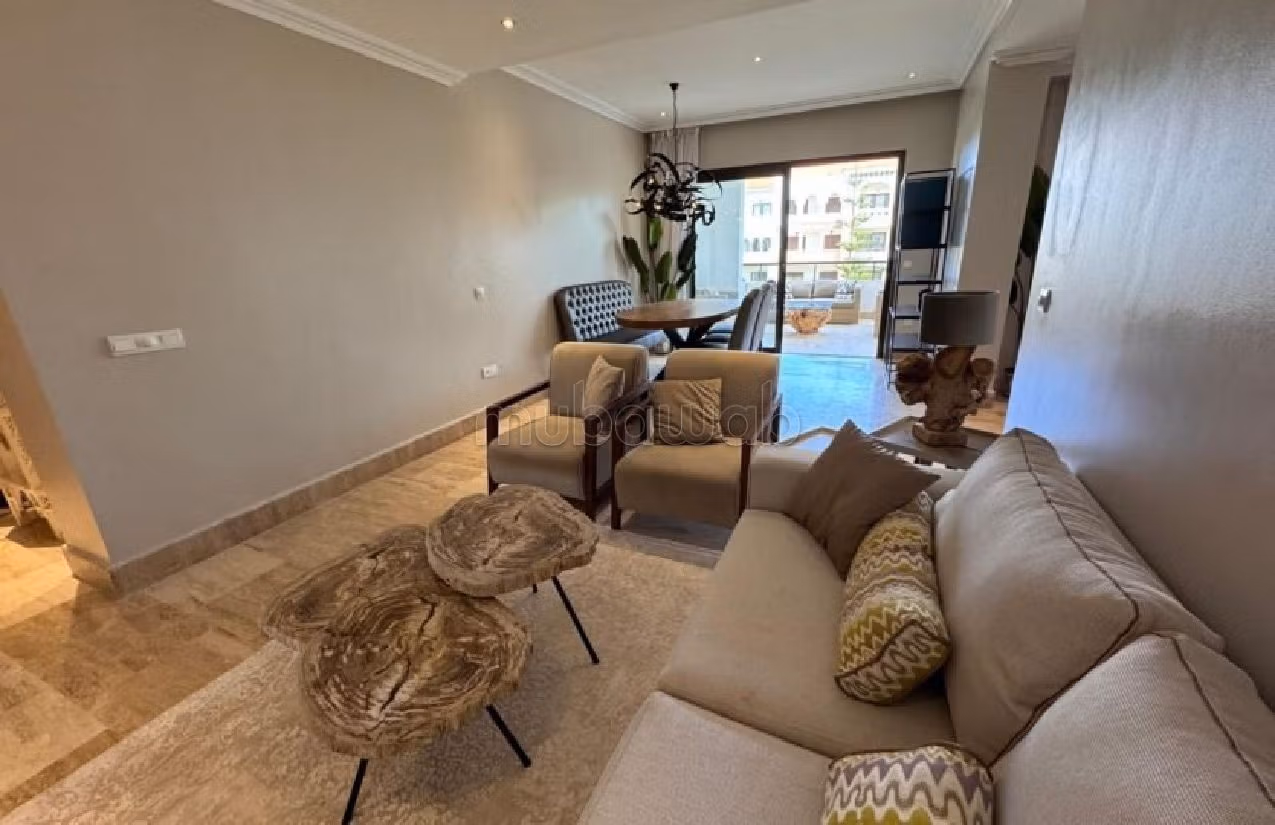 شقة للإيجار بحـي الشاطئ. مفروشة