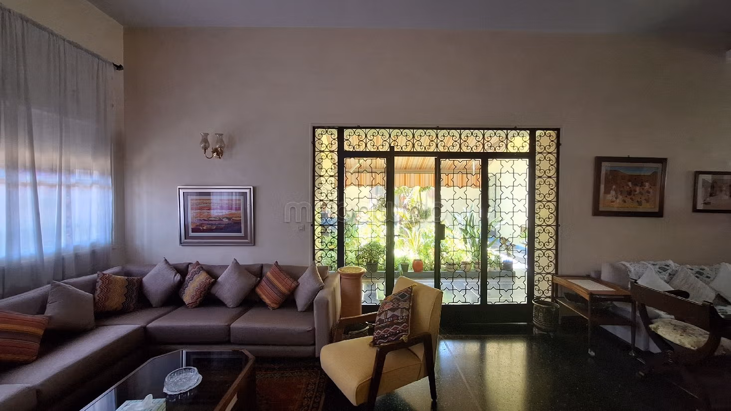 Eccezionale villa in vendita a Polo. Superficie 1142 m². Sistema di riscaldamento. 