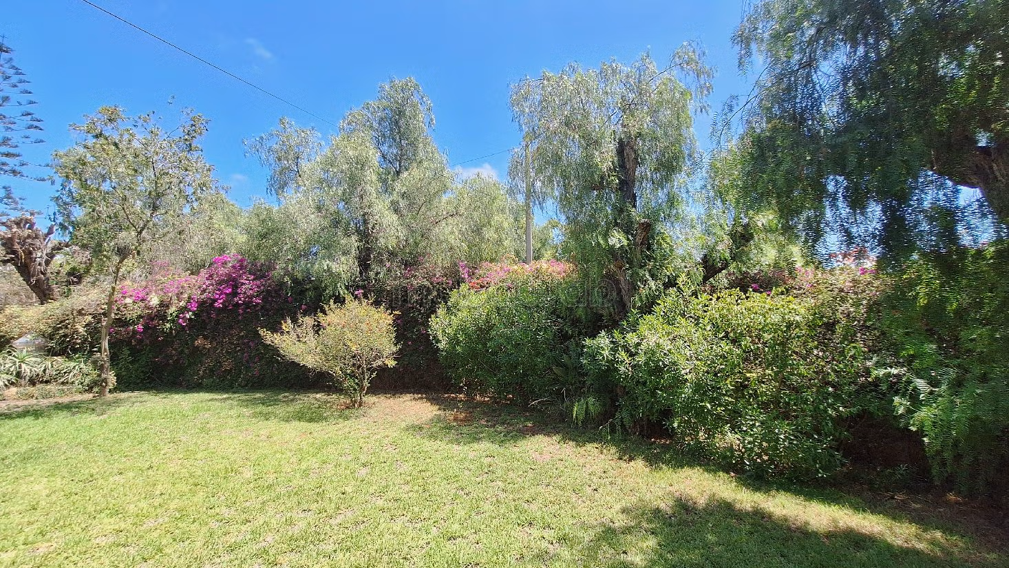 Eccezionale villa in vendita a Polo. Superficie 1142 m². Sistema di riscaldamento. 