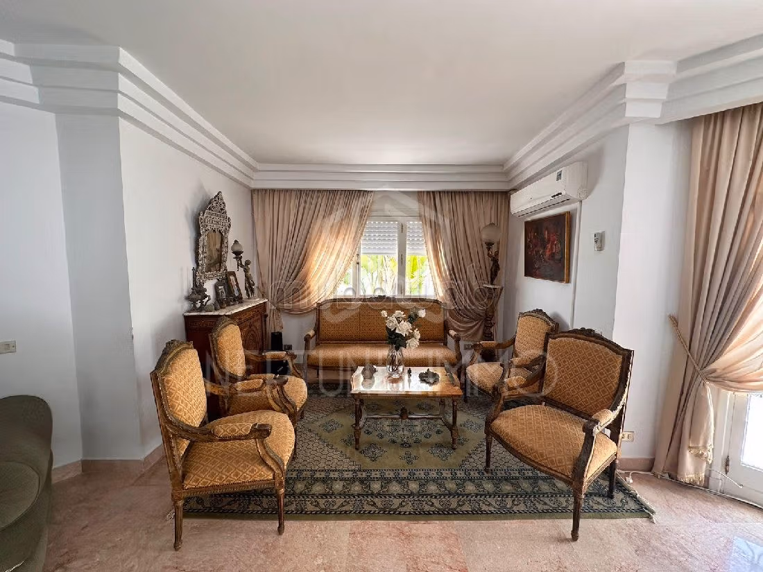 Maestosa villa in affitto a La Marsa. 3 camere. Camino e piscina. 