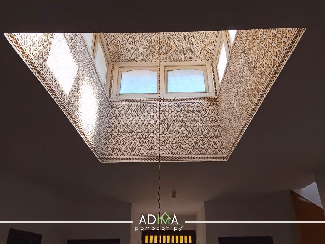 Vendita villa di lusso. Superficie 301 m². Garage e terrazzo. 