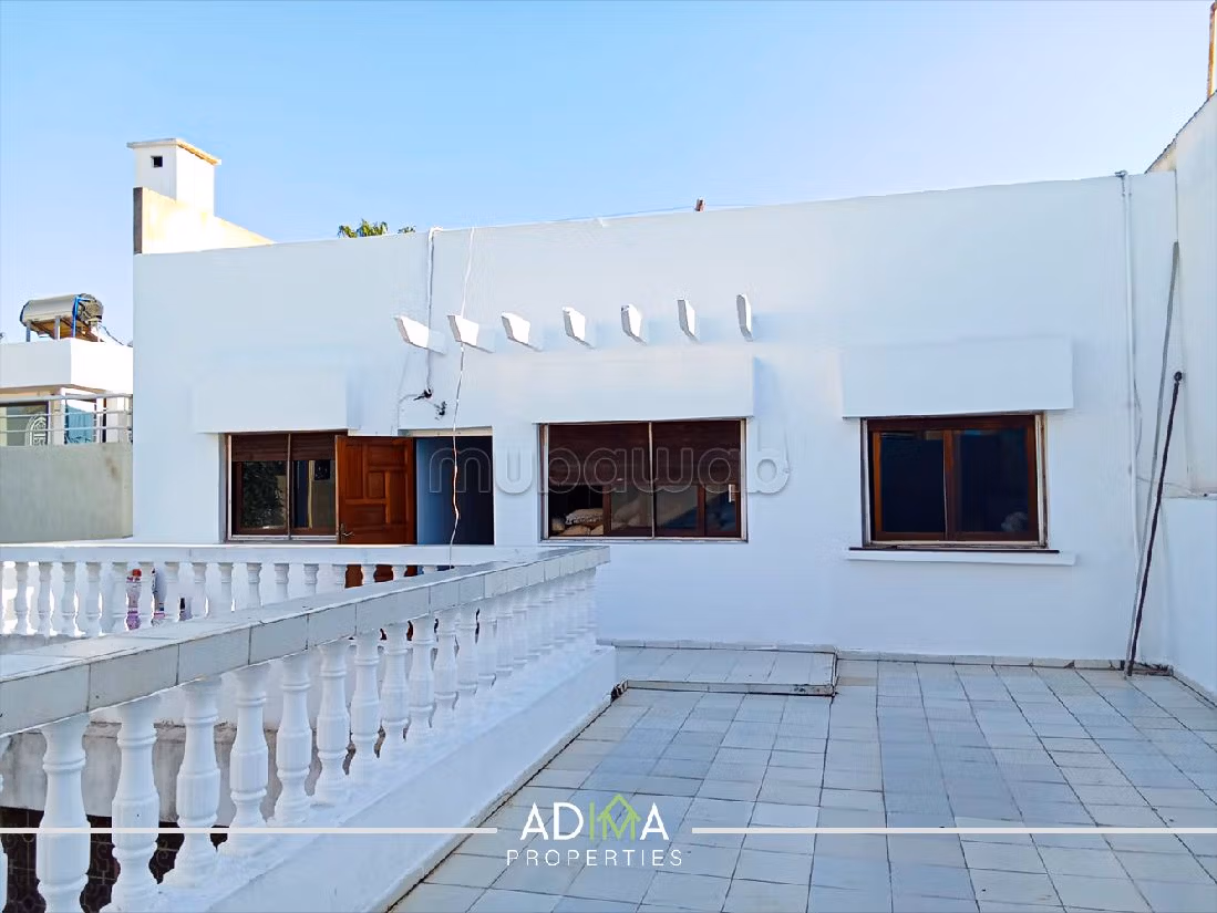 Vendita villa di lusso. Superficie 301 m². Garage e terrazzo. 