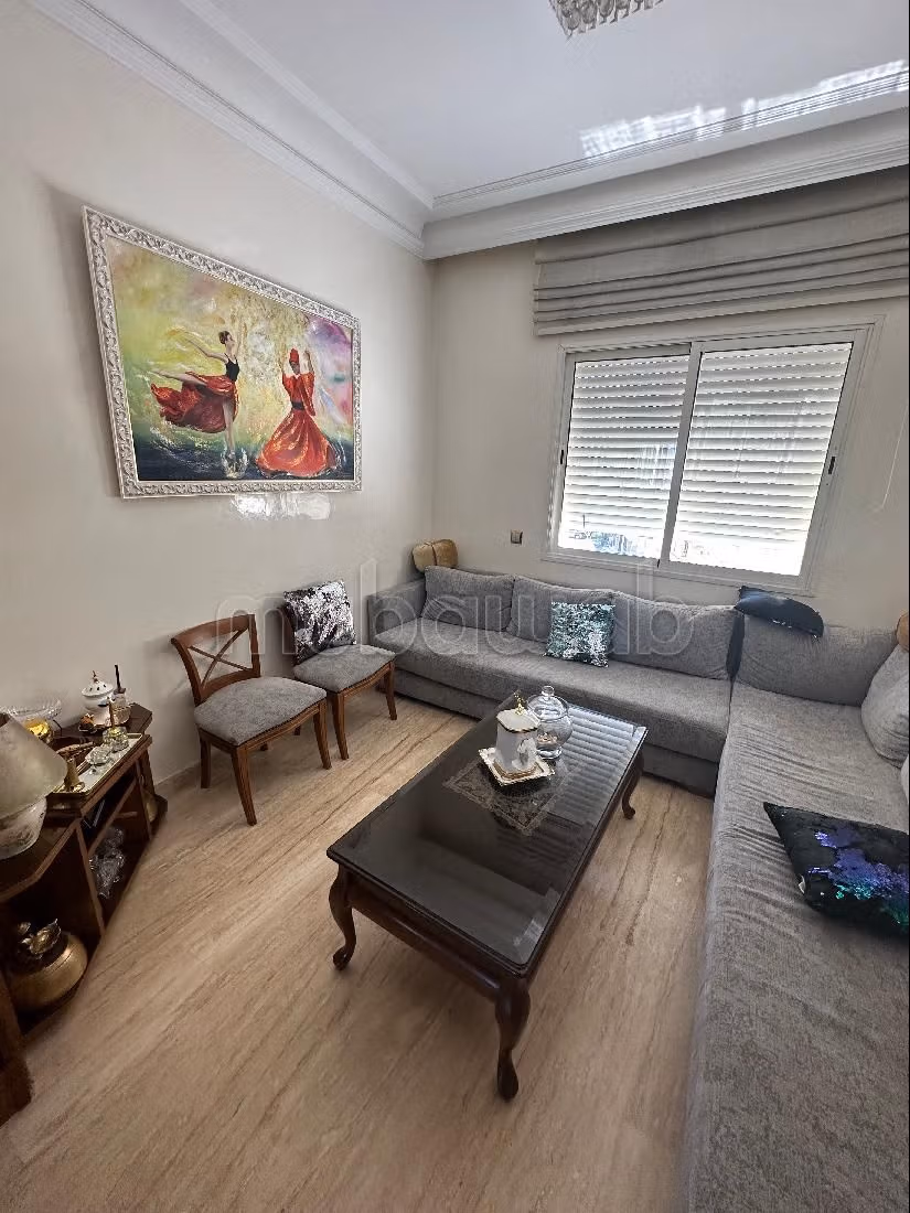 Piso en venta en Californie. 2 habitaciones grandes. Parking y terraza. 