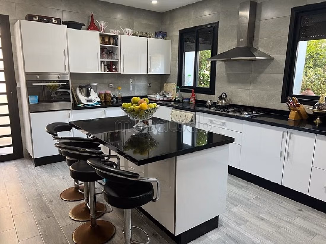 Preciosa villa en alquiler. 8 habitaciones. Hermosa terraza y jardín