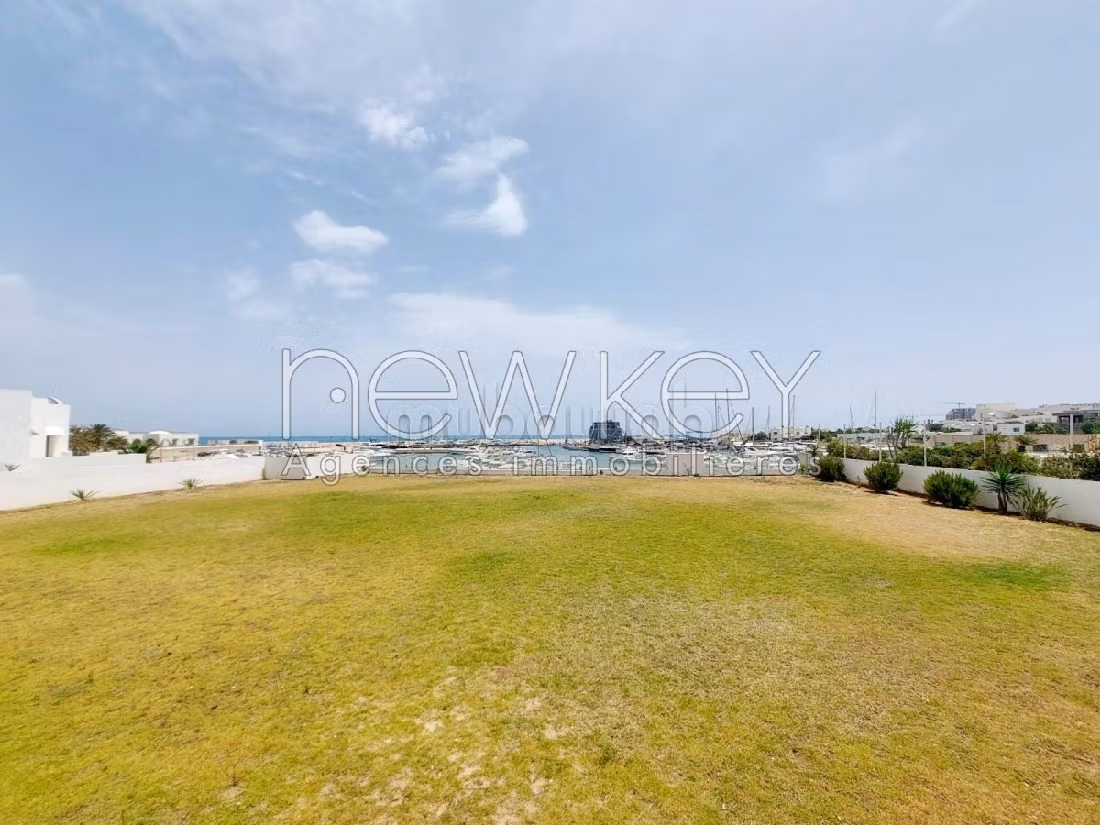 Maestosa residenza di lusso in affitto a La Marsa. 4 locali. Giardino