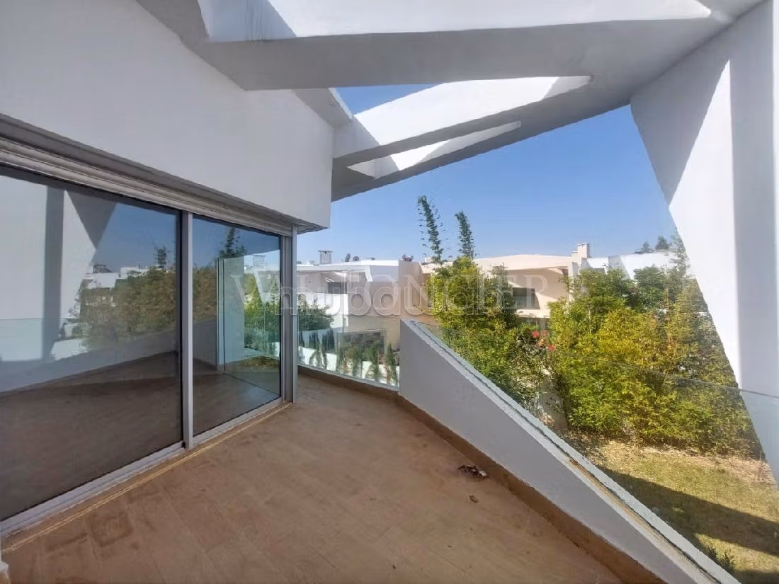 Magnifica casa di lusso in affitto a Bouskoura Ville. 3 camere da letto. Terrazzo e giardino