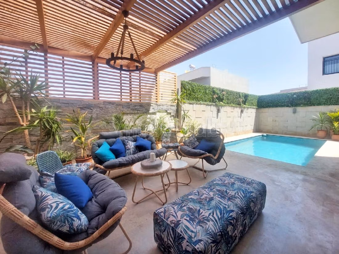 Meravigliosa villa in affitto a Bouskoura Ville. Superficie di 340 m². Ammobiliato