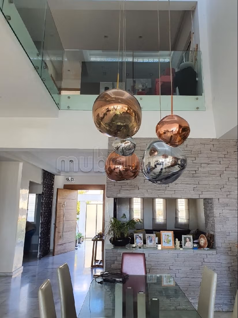 فيلا جميلة للبيع بهرهورة. 3 قطع رائعة. مفروشة