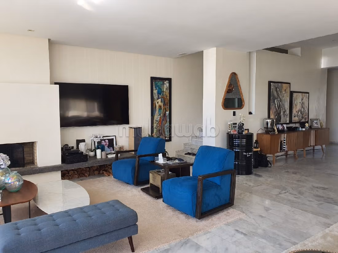 فيلا جميلة للبيع بهرهورة. 3 قطع رائعة. مفروشة