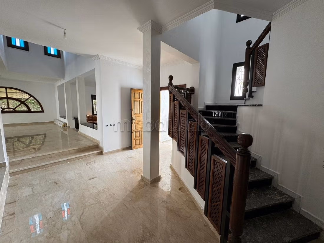 À Louer Villa à Hay Riad