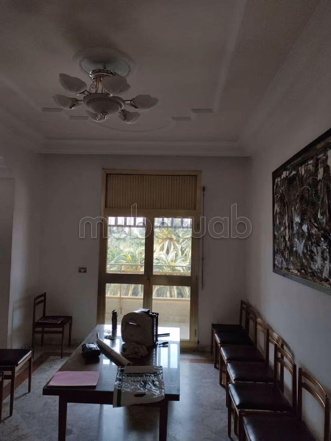 Sell apartment in Habib Thameur. 5 comfortable rooms. Terrace and lift. 
