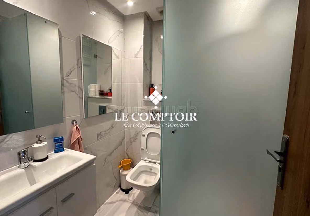 Appartamento da acquistare a Camp Al Ghoul. 2 camere da letto. Ammobiliato