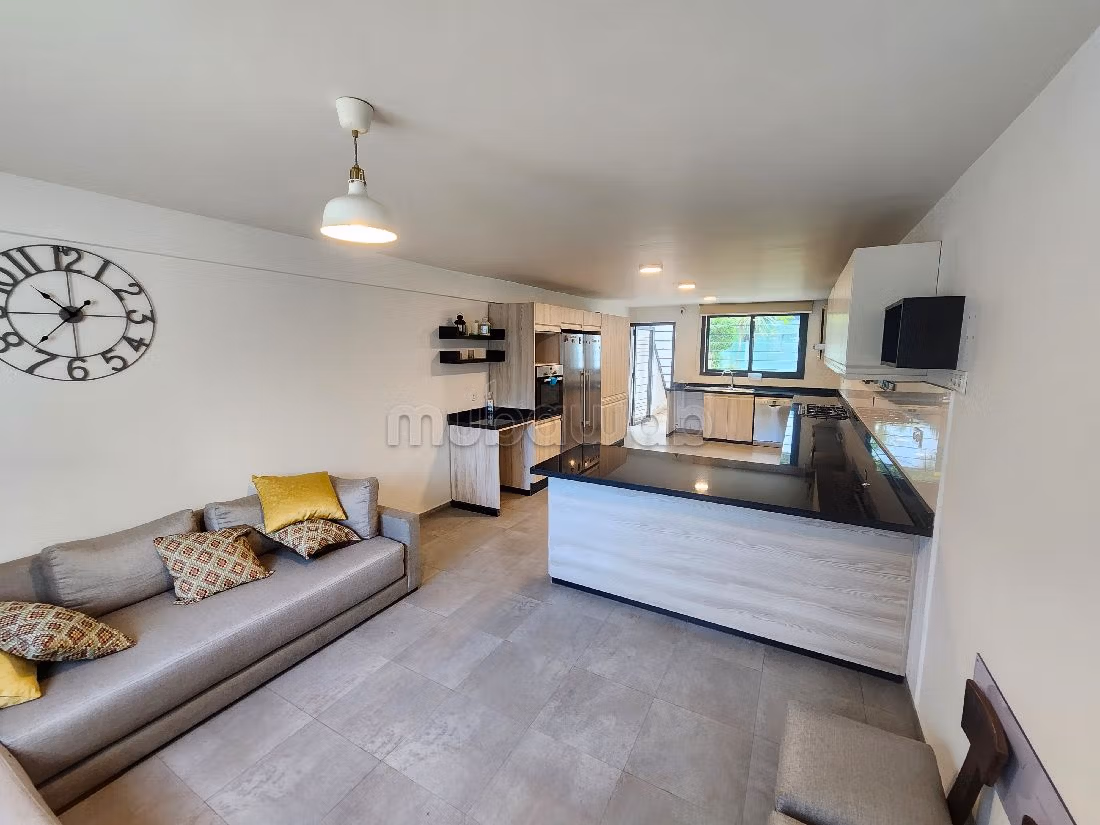 Nu kopen: villa's en luxe woningen in Polo. Oppervlakte 601 m². Garage en tuin