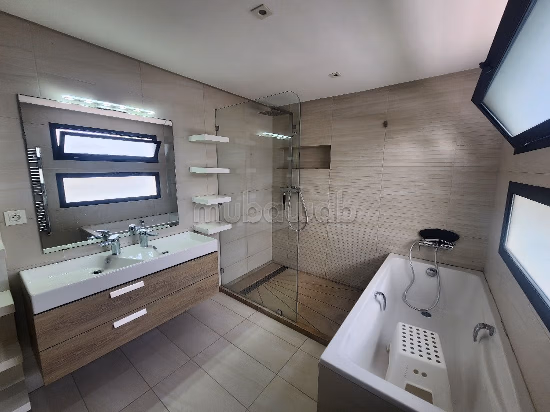 Nu kopen: villa's en luxe woningen in Polo. Oppervlakte 601 m². Garage en tuin