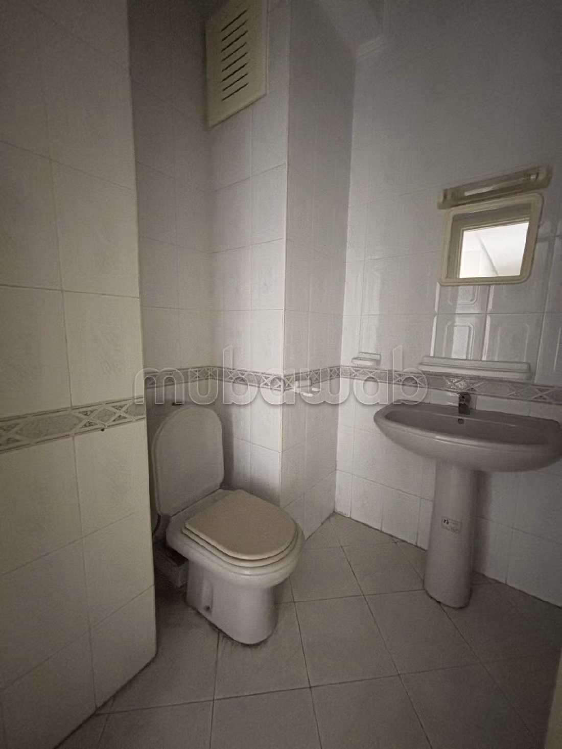 Sell apartment in Administratif. Large area 147 m². Thermal insulation and soundproofing, Secured door. 
