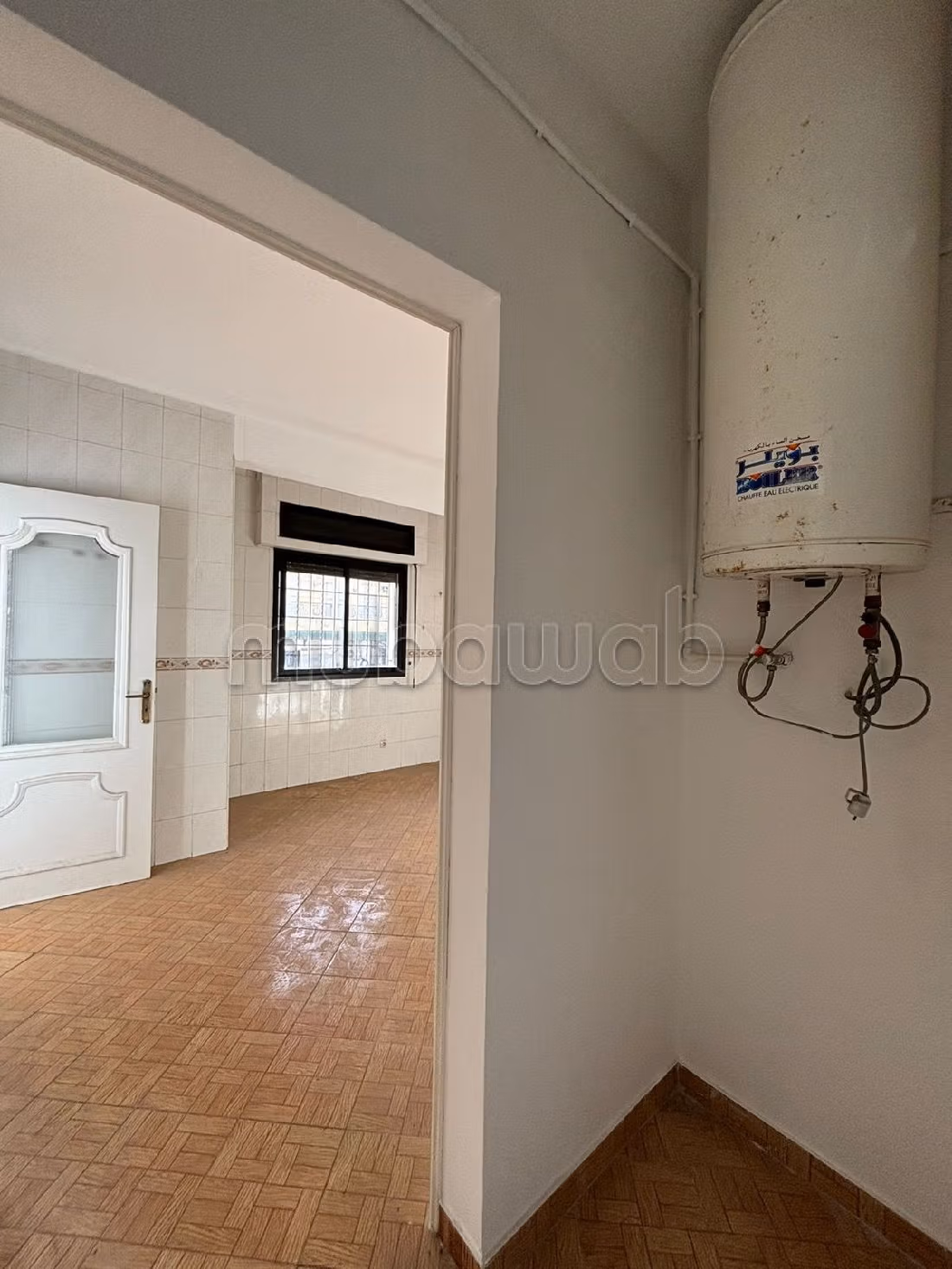 Sell apartment in Administratif. Large area 147 m². Thermal insulation and soundproofing, Secured door. 