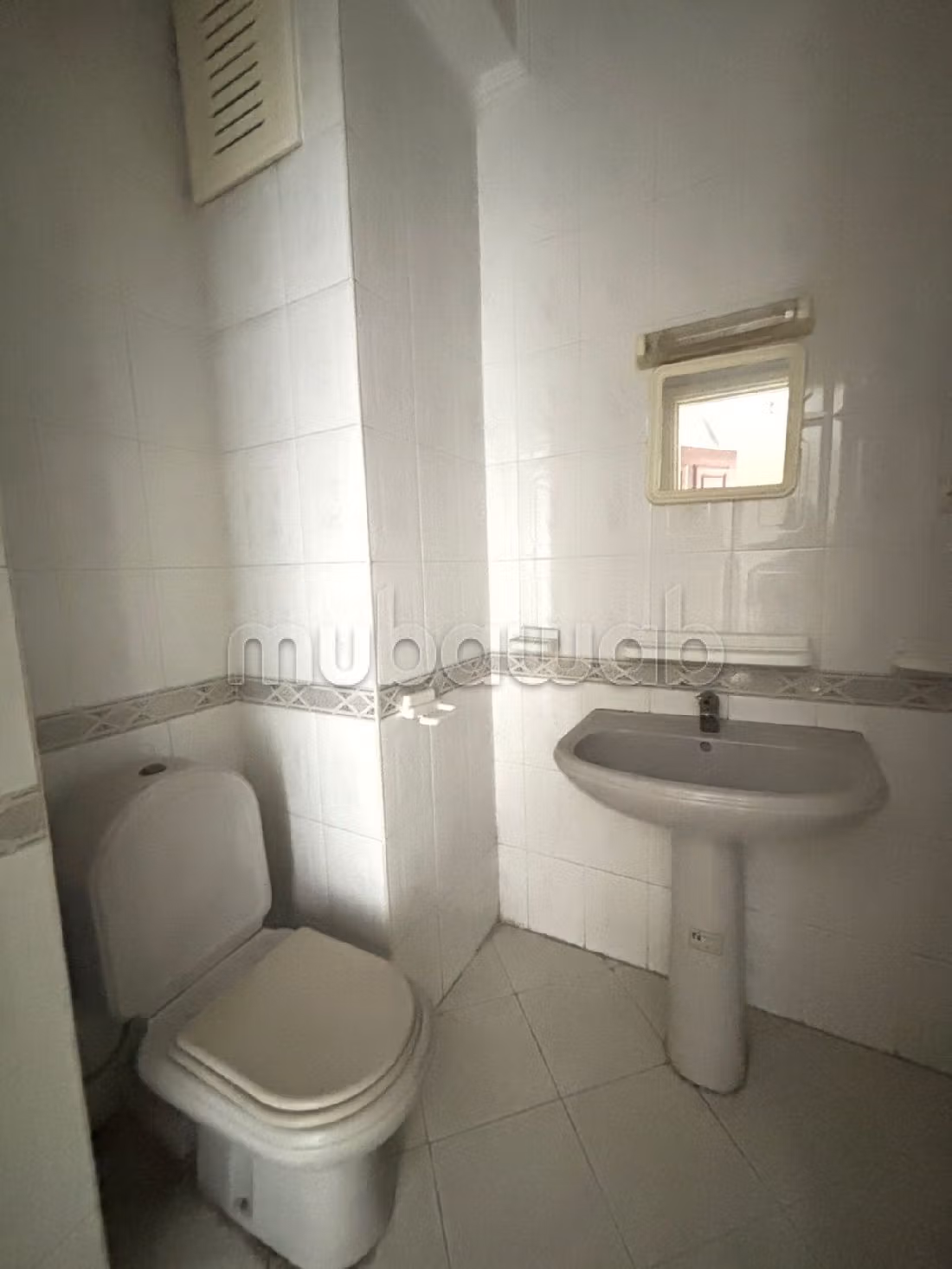 Sell apartment in Administratif. Large area 147 m². Thermal insulation and soundproofing, Secured door. 