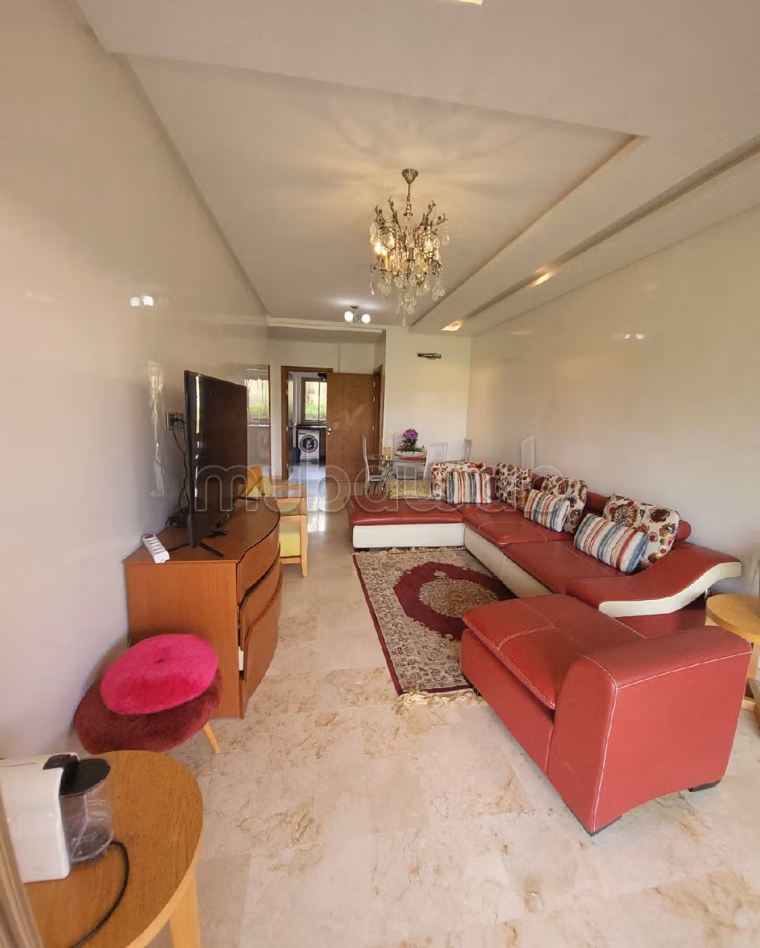 شقة للإيجار بأكدال. المساحة الكلية 90 م². 