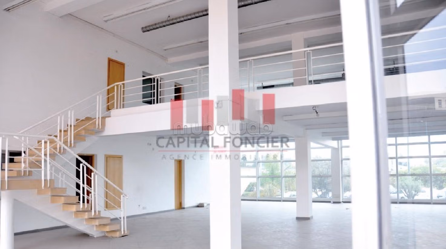 عقارت تجارية للكراء ب عين الشق. المساحة 600 م². مصعد ومرآب