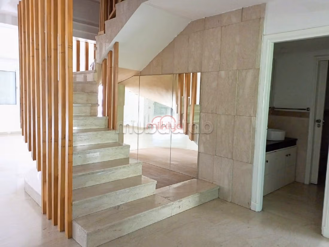 Apartment for sale in Palmier. 5 lovely rooms. Parking spaces and terrace