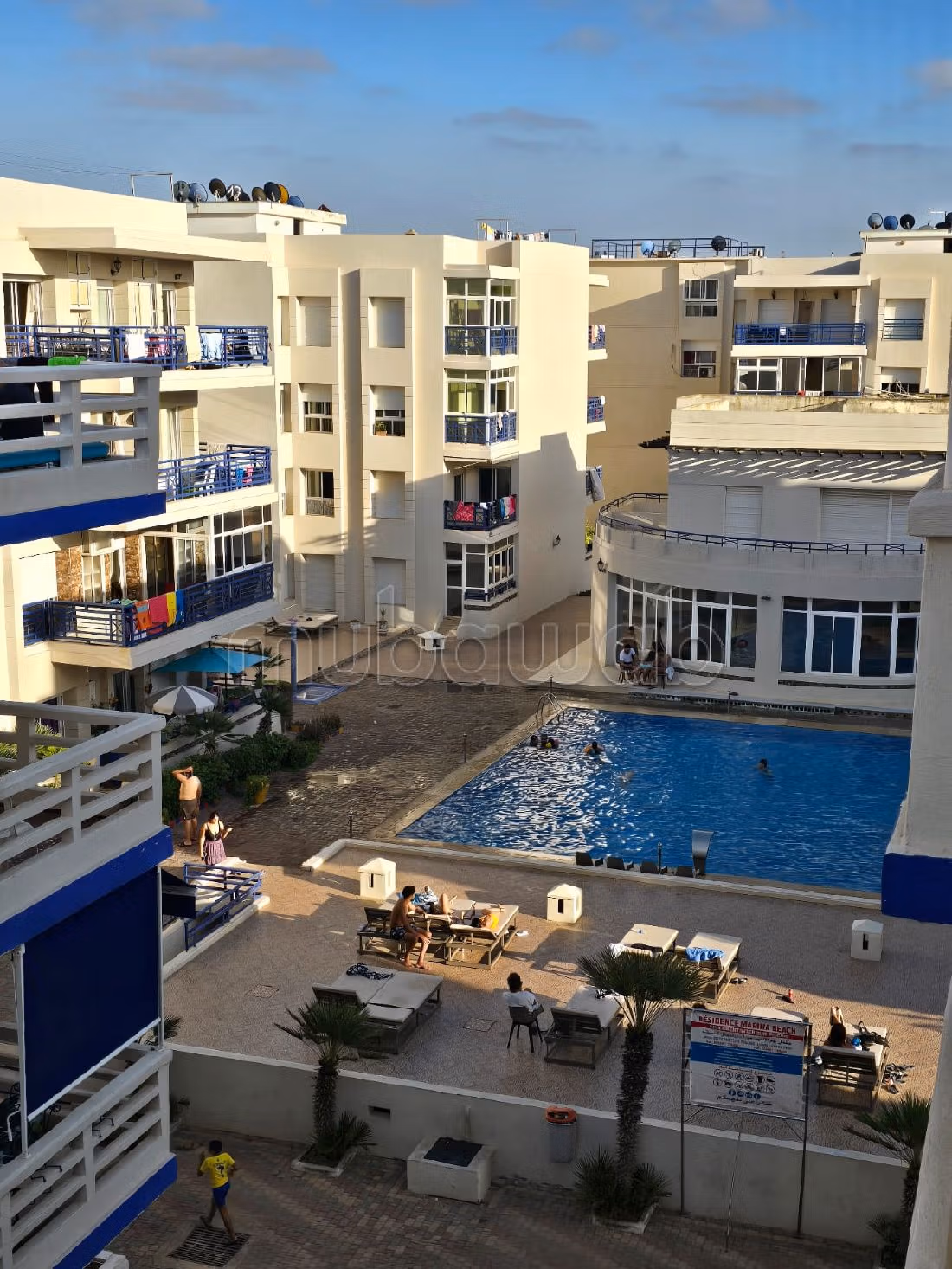 Apartments for rent in La Siesta. Area 134 m². Garden and garage. 