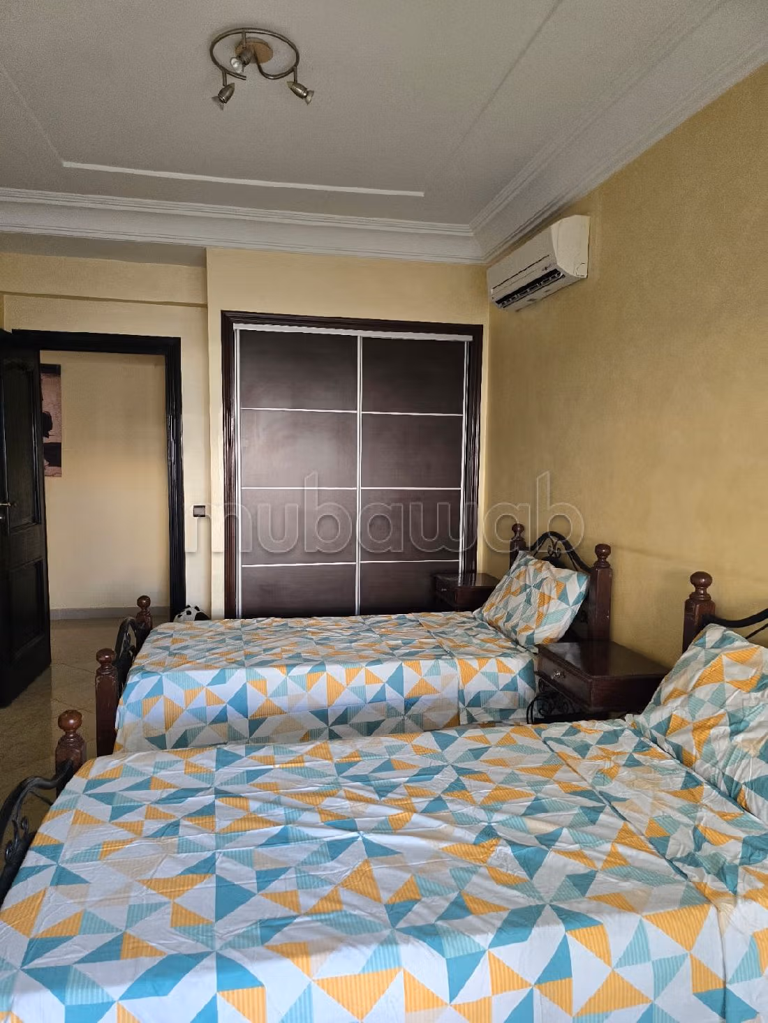 Apartments for rent in La Siesta. Area 134 m². Garden and garage. 