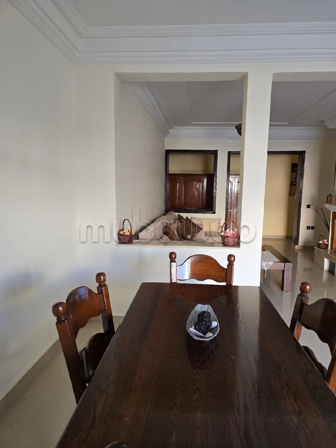 Apartments for rent in La Siesta. Area 134 m². Garden and garage. 