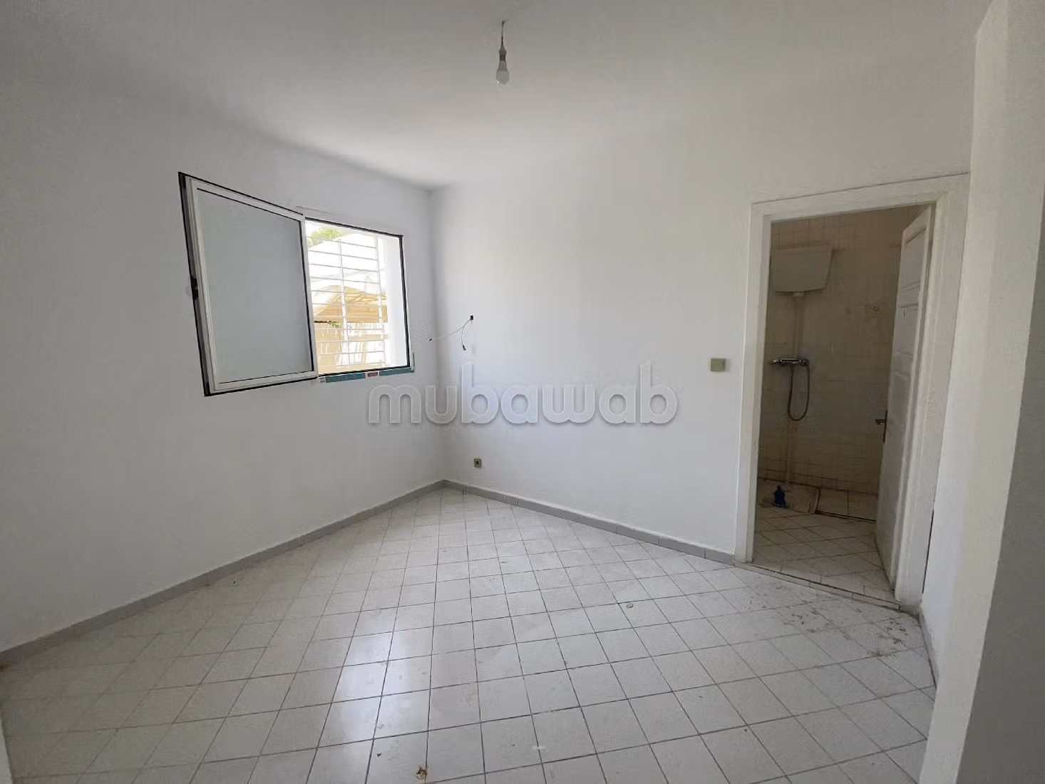 Villa's en luxe woningen om te huren in Souissi. 5 Slaapkamers. Verstevigde deur en verwarming. 