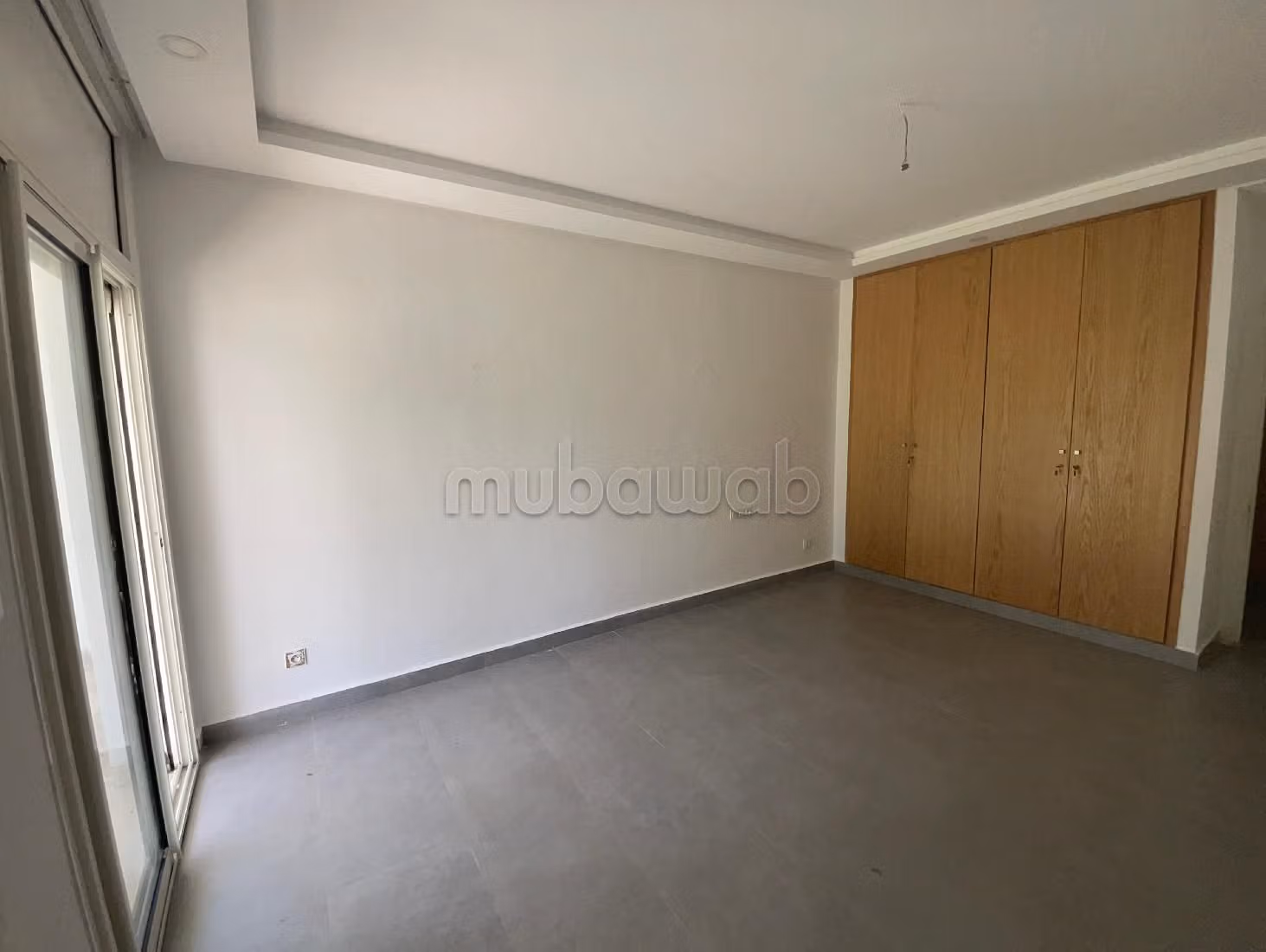 Villa's en luxe woningen om te huren in Souissi. 5 Slaapkamers. Verstevigde deur en verwarming. 