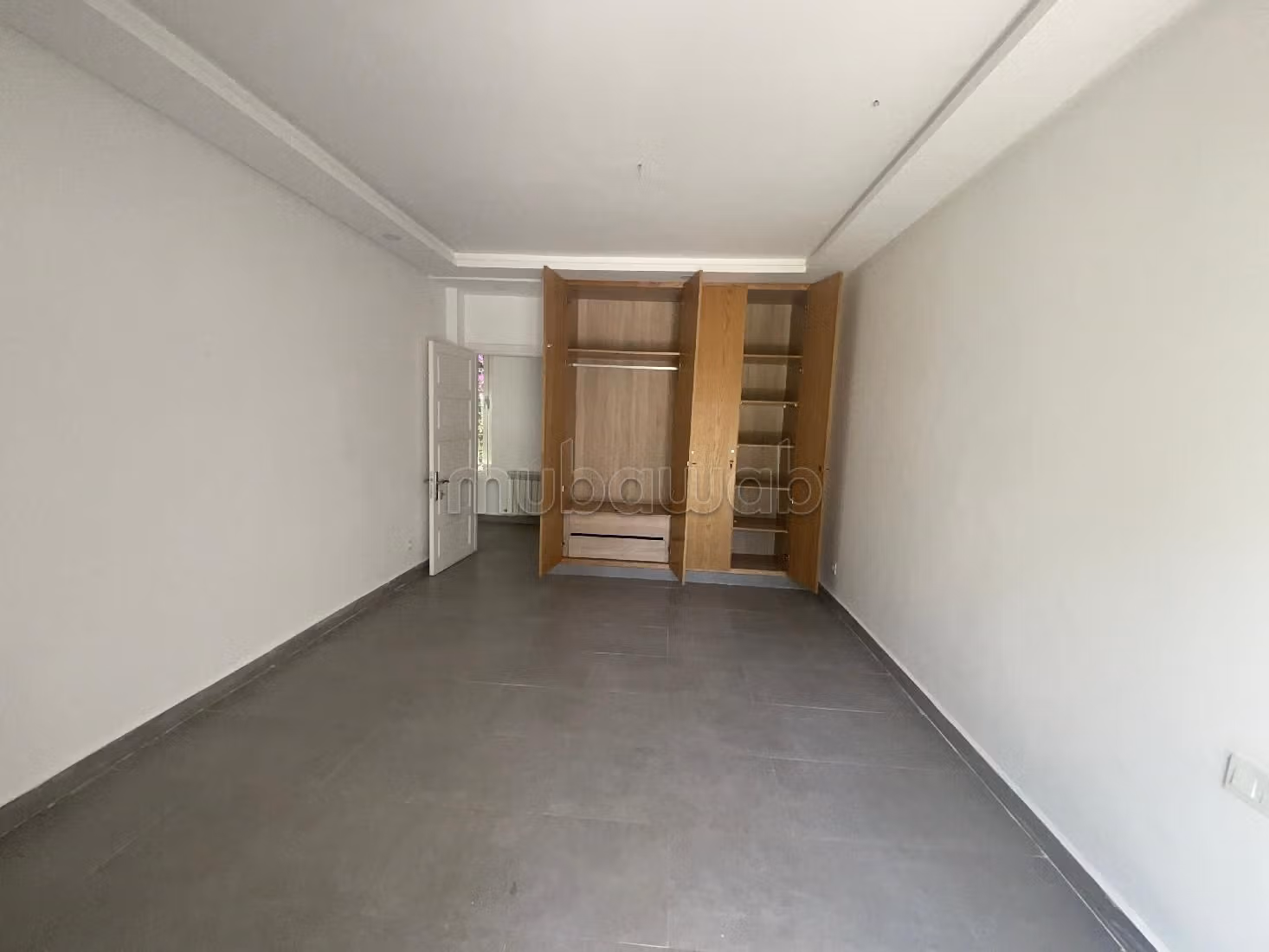 Villa's en luxe woningen om te huren in Souissi. 5 Slaapkamers. Verstevigde deur en verwarming. 