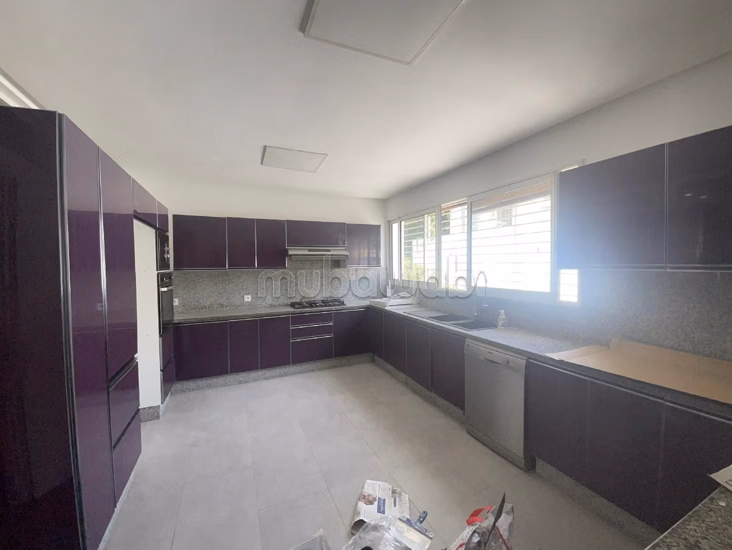 Villa's en luxe woningen om te huren in Souissi. 5 Slaapkamers. Verstevigde deur en verwarming. 