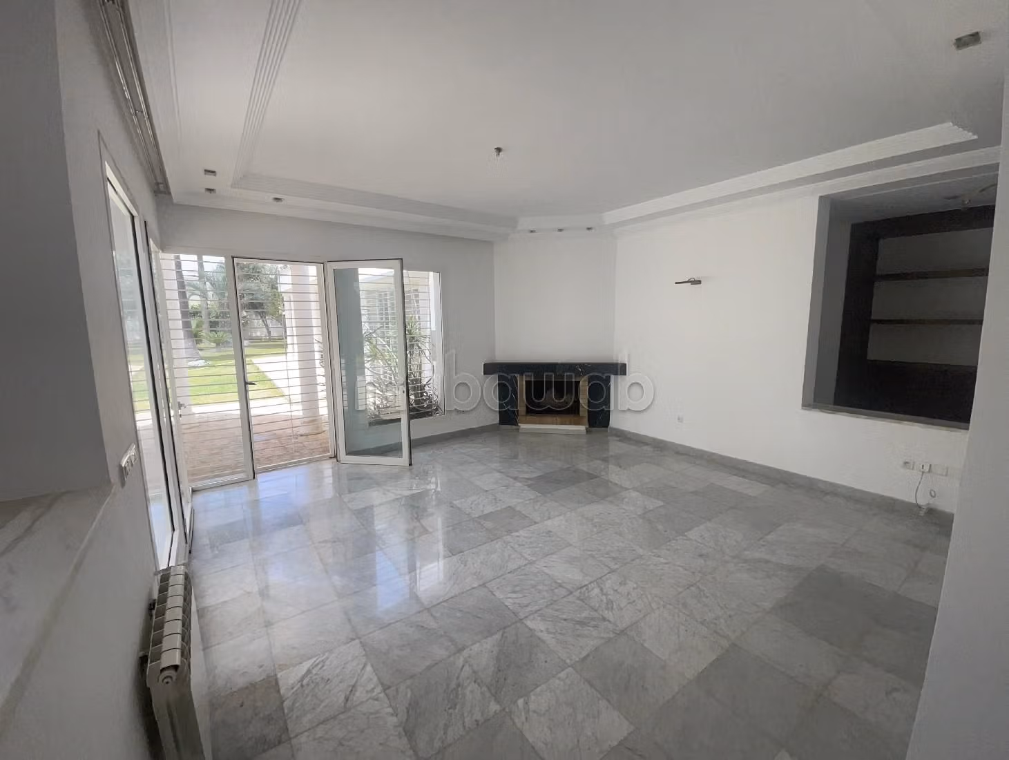 Villa's en luxe woningen om te huren in Souissi. 5 Slaapkamers. Verstevigde deur en verwarming. 