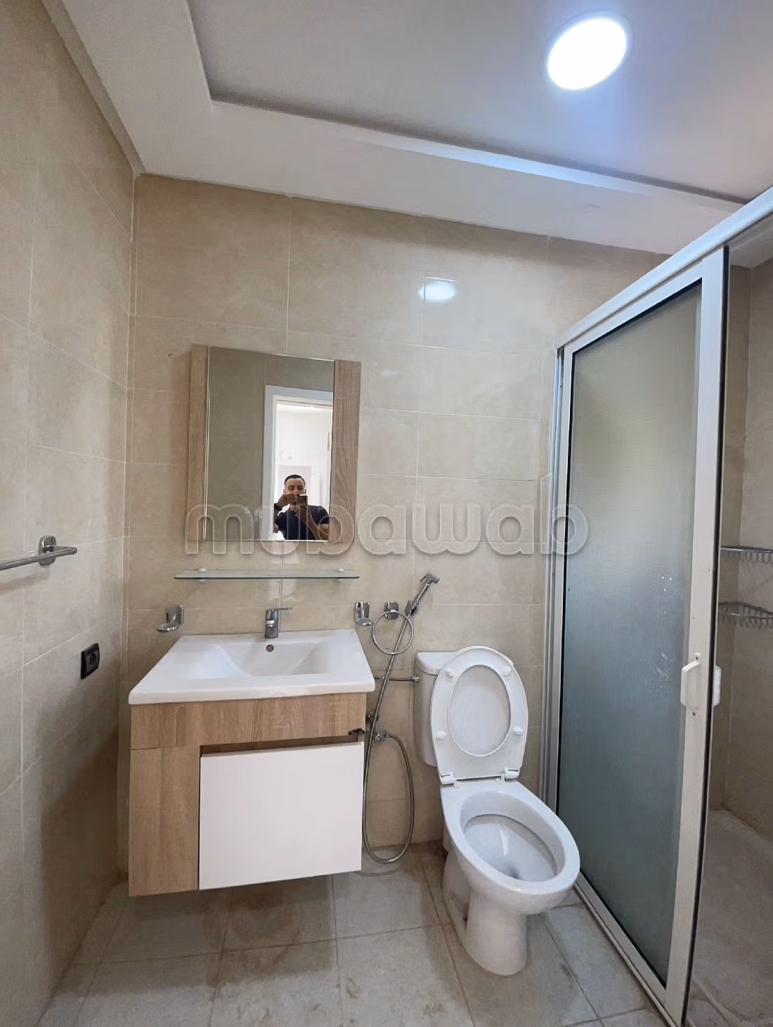 Nu te huur: villa's en luxe woningen in Riyad. 5 Slaapkamers. Verstevigde deur en dubbel glas.