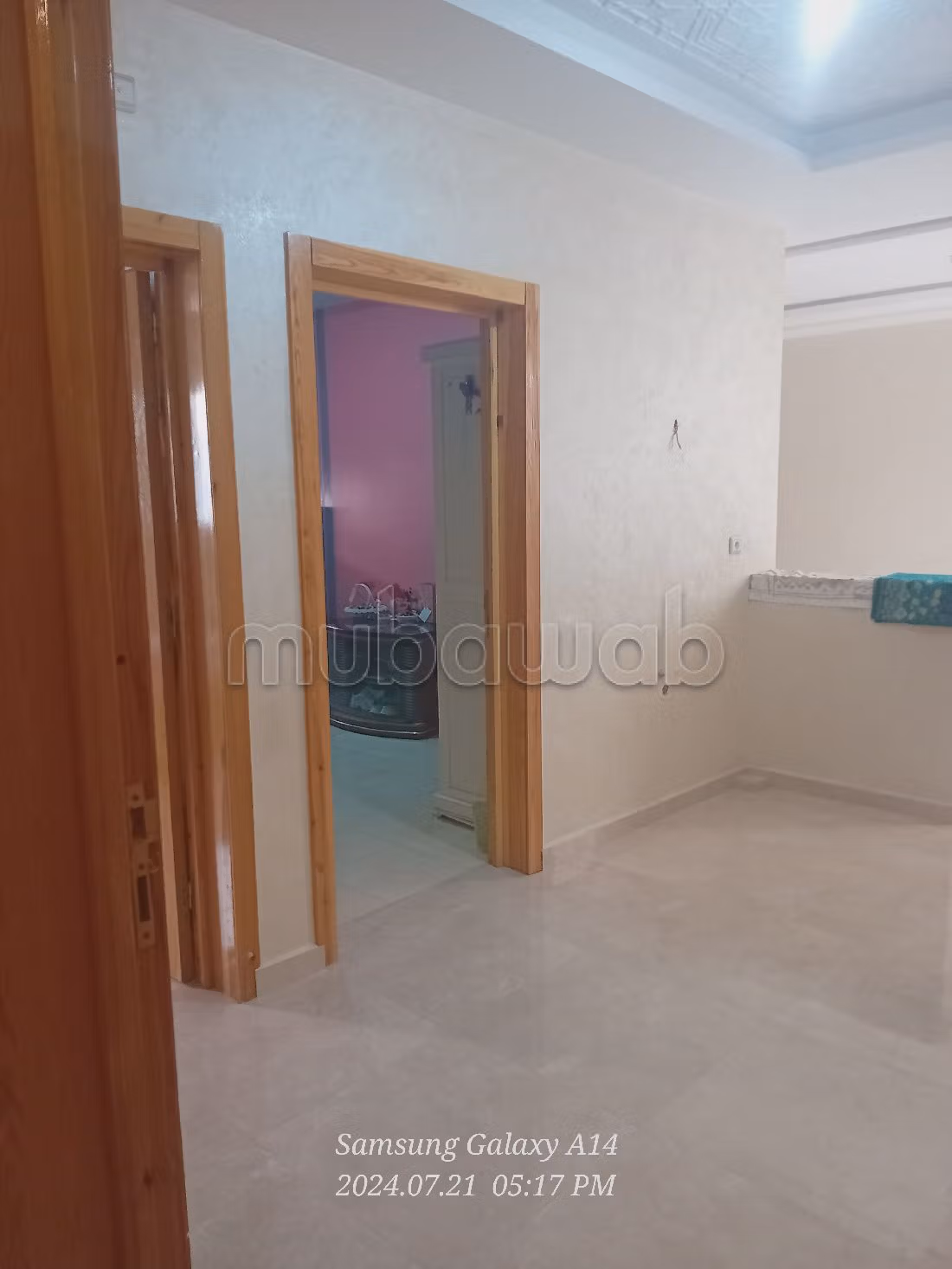 Huizen om te kopen. 5 Kamers. Traditionele, Marokkaanse woonkamer en satellietschotel. 