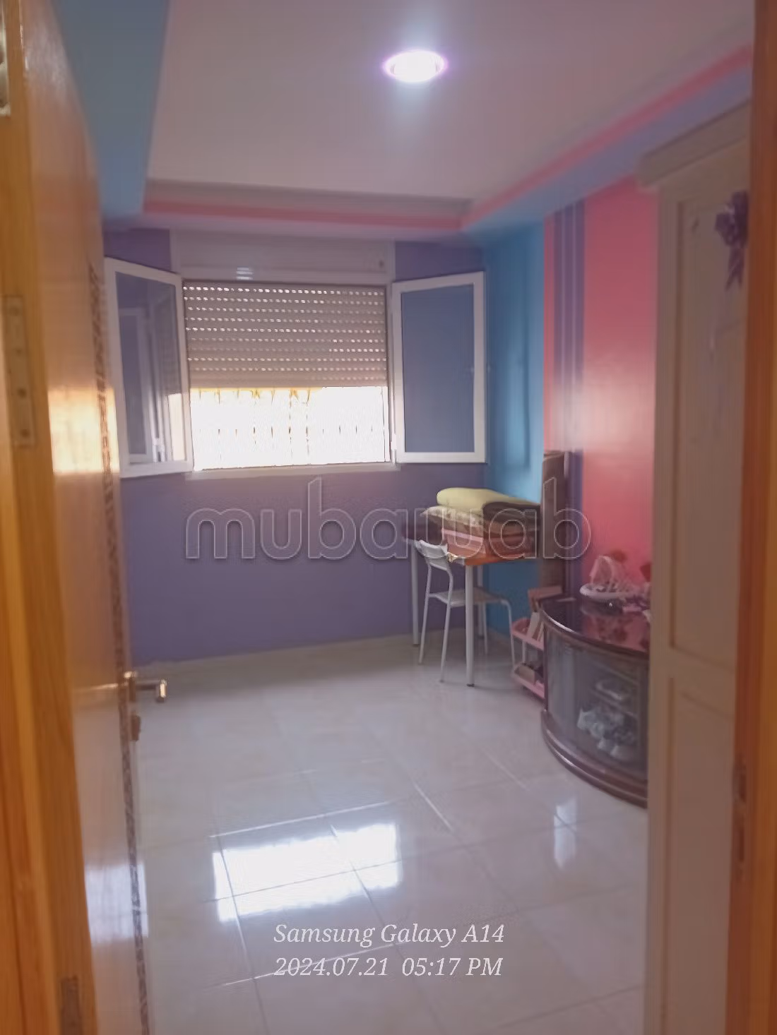 Huizen om te kopen. 5 Kamers. Traditionele, Marokkaanse woonkamer en satellietschotel. 