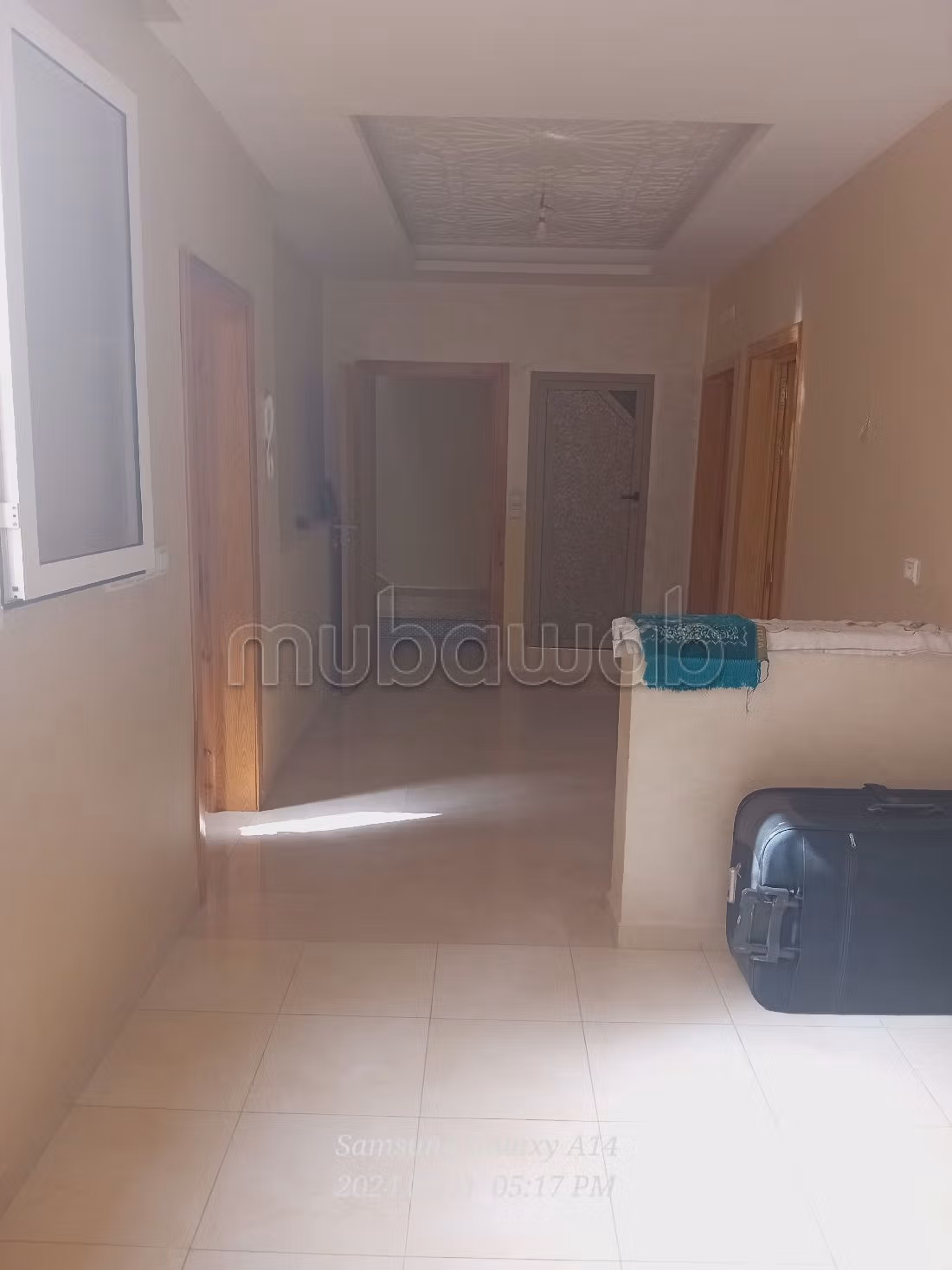 Huizen om te kopen. 5 Kamers. Traditionele, Marokkaanse woonkamer en satellietschotel. 