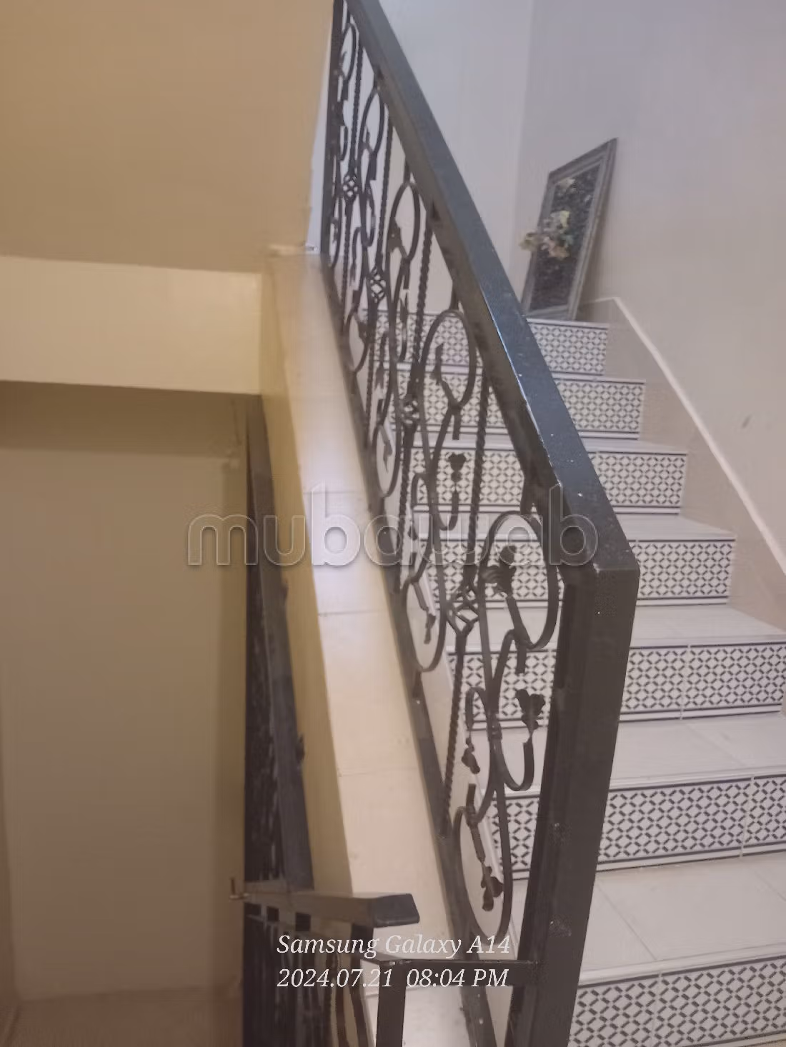 Huizen om te kopen. 5 Kamers. Traditionele, Marokkaanse woonkamer en satellietschotel. 