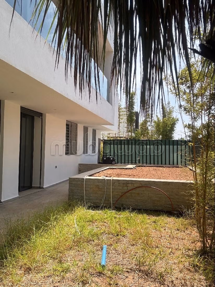 Rez de jardin meublé à louer à hay Riyad