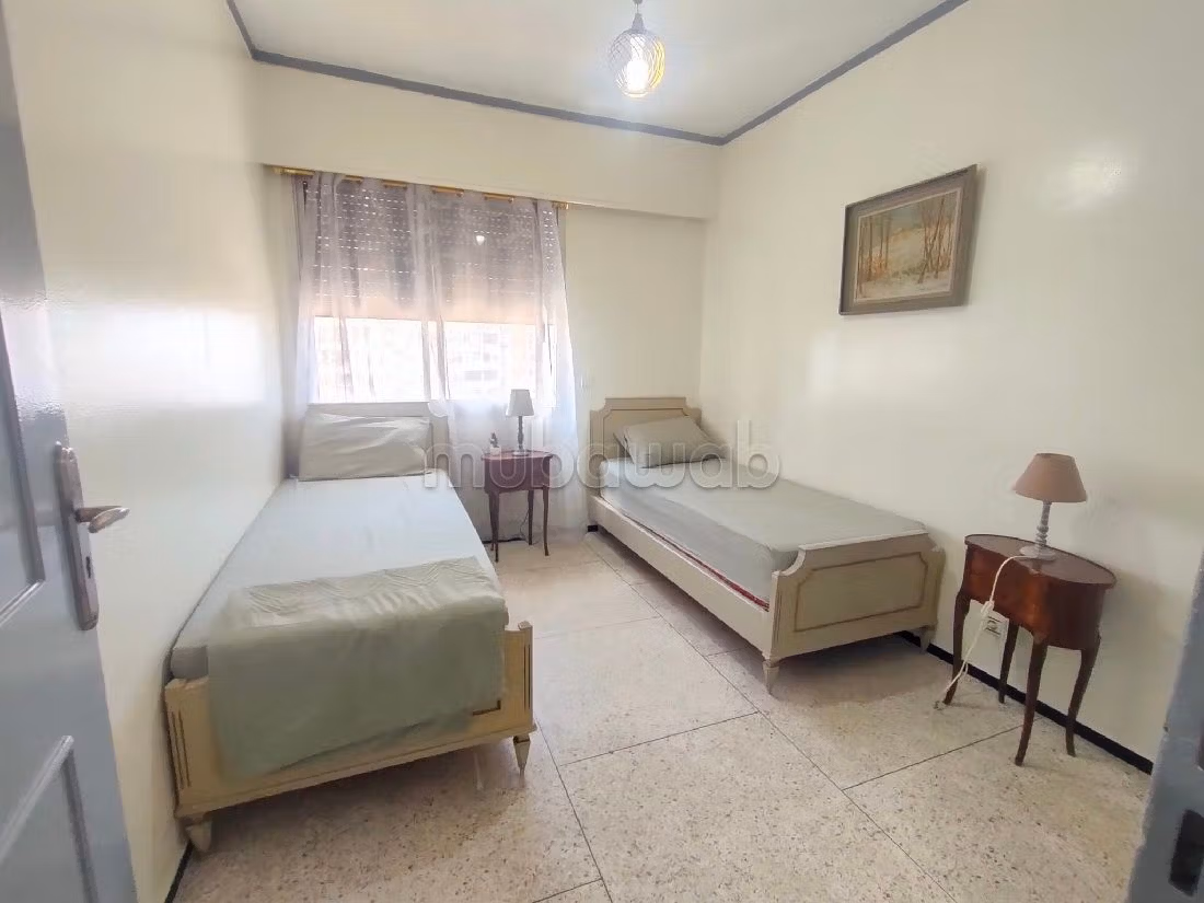 Appartamento in affitto a Maârif. Superficie totale 140 m². Ammobiliato