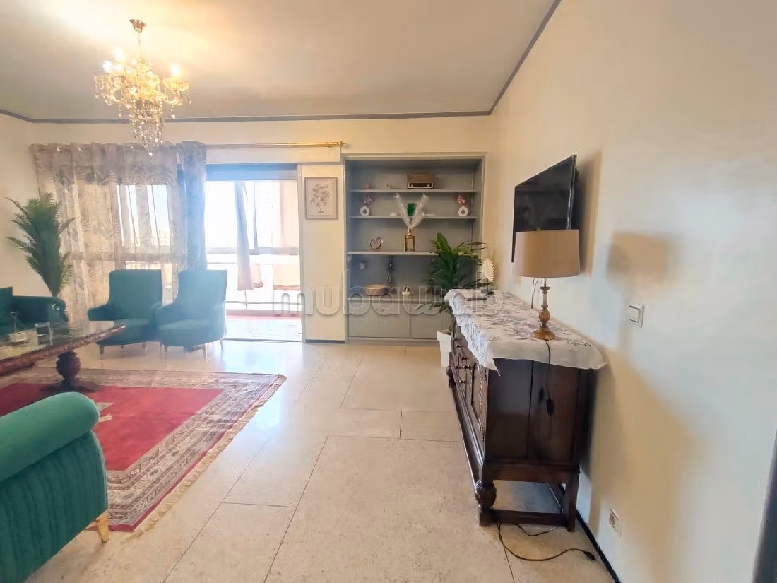 Appartamento in affitto a Maârif. Superficie totale 140 m². Ammobiliato